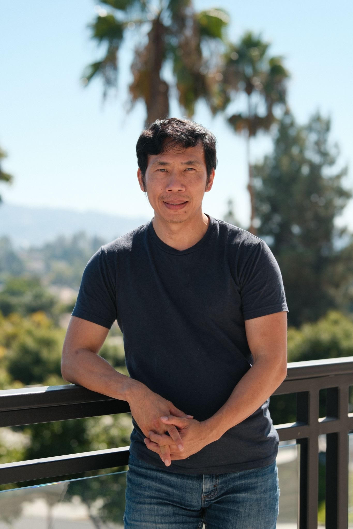 Dr. Dony Ang